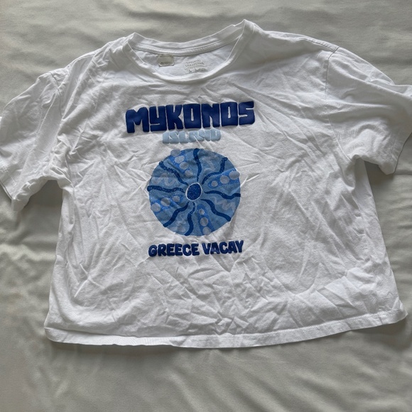 Cropped Graphic Tee - Picture 1 of 3